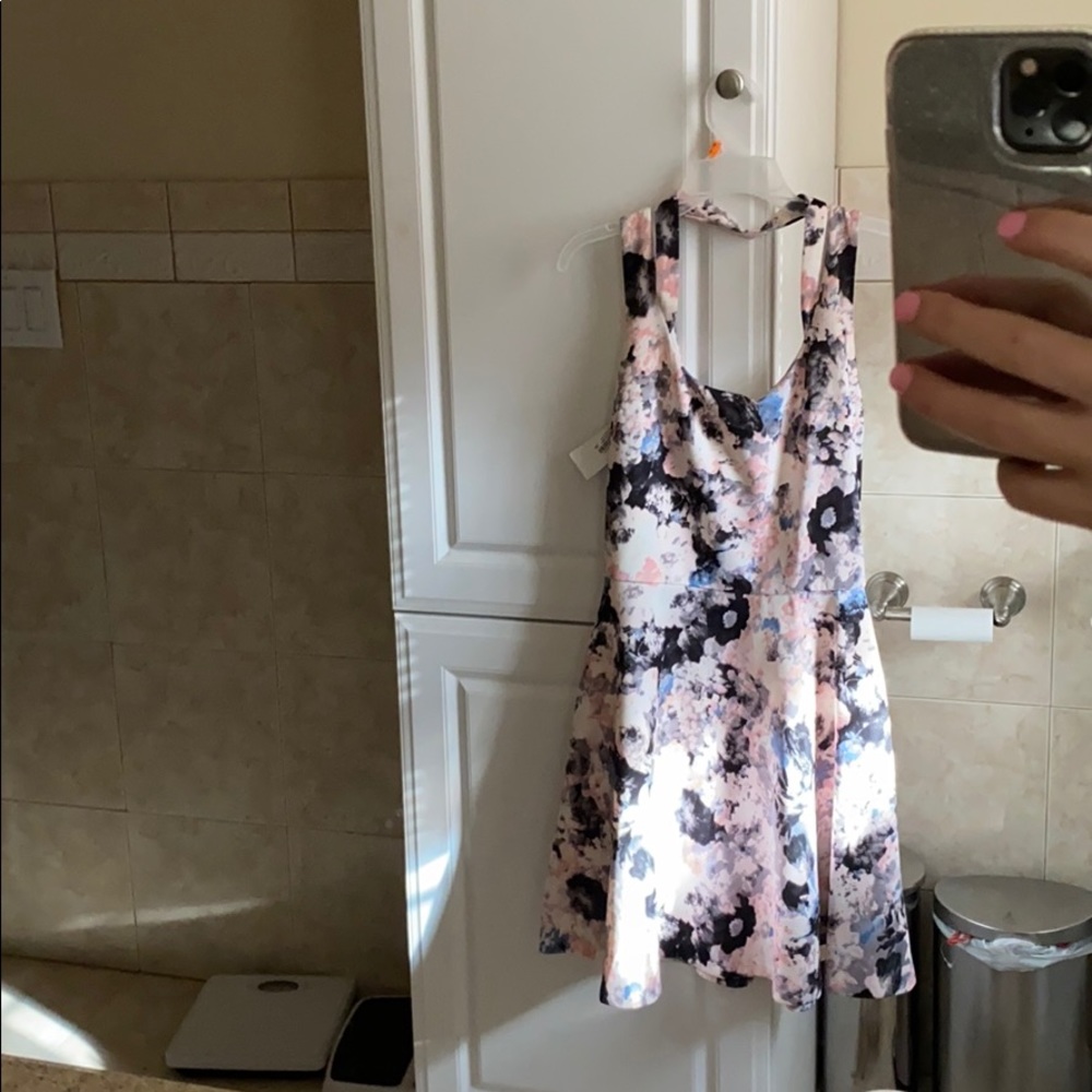 Women’s or juniors dress